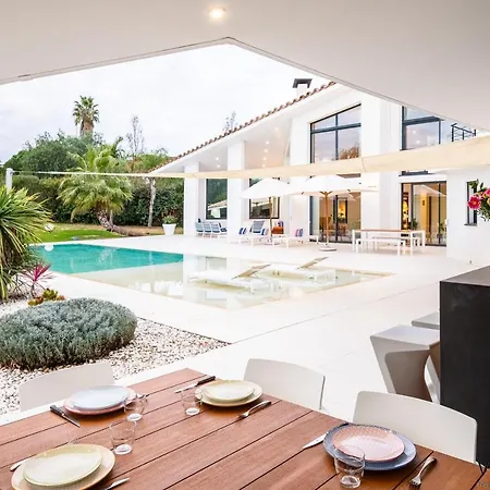 Eskapi Villa *